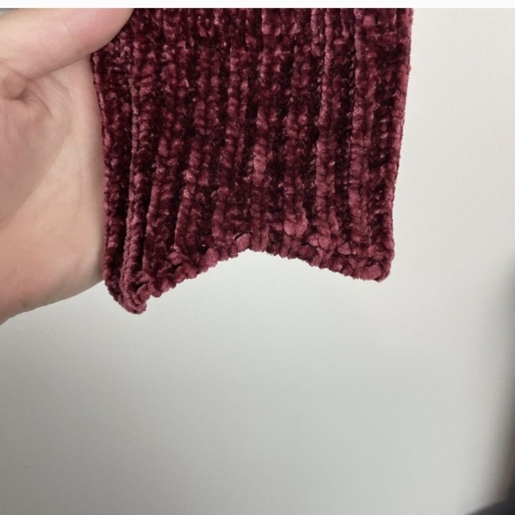 SOFT & Luxe! Altar’d State Chenille Feel Maroon Scalloped Bottom Sweater - Picture 5 of 10